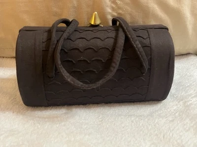 Bolso de mano de noche estilo barril vintage años 40 tela negra con cierre dorado Foto 1 de 3