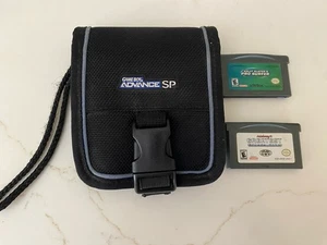Game Boy SP Tragetasche mit zwei Spielen (ungetestet) - Bild 1 von 3
