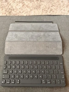 ORIGINAL GENUINE APPLE IPAD PRO 9.7" 1ST & 2ND GEN SMART KEYBOARD COVER CASE - Afbeelding 1 van 4