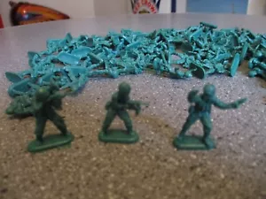 ARMY SOLDIERS PLASTIC HONG KONG 125 LOT WORLD WIDE SHIPPING - Bild 1 von 3