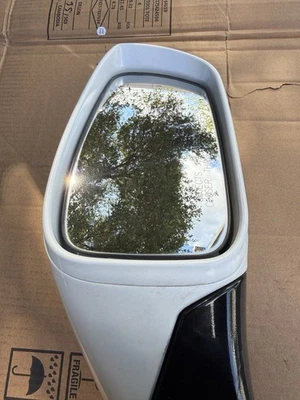2011 - 2015 Hyundai Sonata Hybrid Only Right Passenger Side Mirror W/ Turn OEM - Image 1 of 4