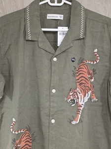 ABERCROMBIE KIDS Embroidered Tigers Linen & Viscose Shirt Boy's 15/16 Olive - Picture 1 of 10