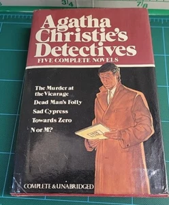 Agatha Christie's Detectives 5 Novels - Picture 1 of 3
