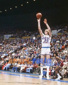 Foto brillante de Larry Bird 1979 Indiana State 8x10 contra póster impreso del oeste de Texas - Imagen 1 de 1
