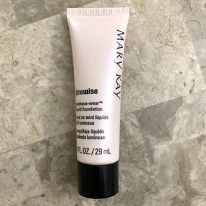 Mary Kay Timewise Luminous-Wear Liquid Foundation Shade Ivory 1 Normal-Dry Skin! - Picture 1 of 11