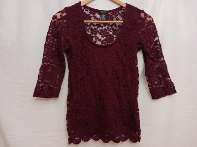 Top Rue 21 Niñas/Juniors Rojo Oscuro Flor Encaje Manga 3/4 Cuello Redondo Talla Med Foto 1 de 3