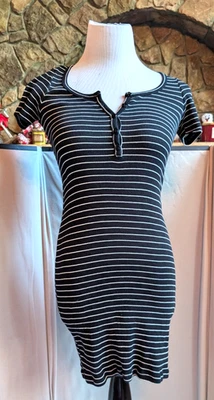 Minivestido de punto American Apparel para mujer pequeño a rayas manga corta acanalado Foto 1 de 4