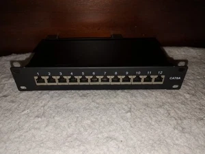 Panneau de brassage blindé 12 ports 10" demi rack Cat6A - Photo 1/2
