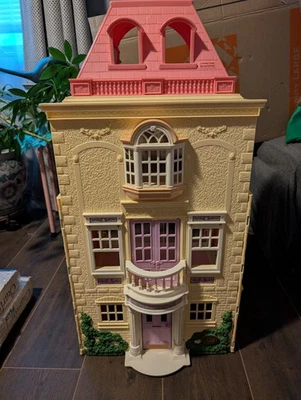 Vintage 1990s Fisher Price Loving Family Folding Doll House/ Flaws  - Image 1 of 4