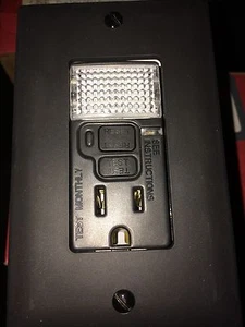 (10/PK) Pass & Seymour PLUGTAIL GFCI Nightlight Outlet BLACK 15 Amp PT1595-NTLBK - Picture 1 of 4