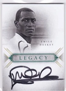 2023 Futera Unique Legacy Auto Emerald #02 Emile Heskey Inglaterra 03/03 - Imagen 1 de 2