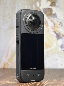 Insta360 X3 - 5.7K 360° Video 72MP 360° Photo 10m Waterproof - won’t turn on?? - Picture 1 of 11