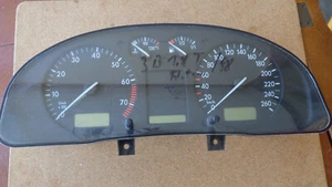 Cuadro de instrumentos, velocímetro VDO, VW Passat 3B 1,8 turbo automático, n.º 09051969904 - Imagen 1 de 5