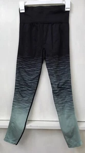 PINK Ultimate Victoria's Secret Ombre Green & Black Leggings Size S Small - Picture 1 of 4