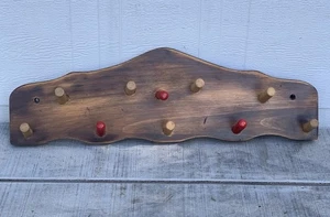 Portasciugamani cappello appendiabiti da parete 18” vintage legno picchetto arredamento rustico ganci rosso - Foto 1 di 13