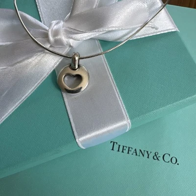 Gargantilla Tiffany Corazón Perforado SV Plata de Ley 925 Cadena Omega Para Mujer Foto 1 de 4