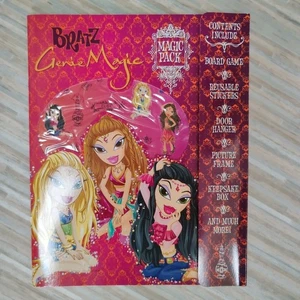 Bratz Genie Magic Book reusable stickers door sign 2007 vintage - Imagen 1 de 9
