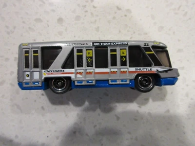 Matchbox MBX Airport Swift Shuttle 2015 gris plateado juguete fundido a presión 1:64 Foto 1 de 4
