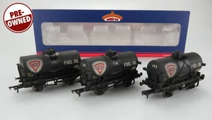 Juego de 3 vagones cisterna calibre OO Bachmann 37-671 - 14T FINA desgastados - Imagen 1 de 4