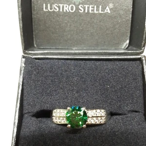 Größe 10 Sterling Ring mit grün & weiß Farbe Zirkonia von Swarovski (420) - Bild 1 von 12