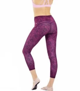 Fabletics Mid Rise Printed Primrose Raspberry Pureluxe Capri Leggings M - Picture 1 of 11