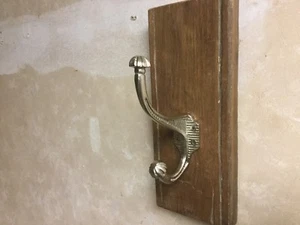 Accappatoio singolo fatto a mano un appendiabiti in ghisa stile vittoriano doppio gancio - Foto 1 di 1