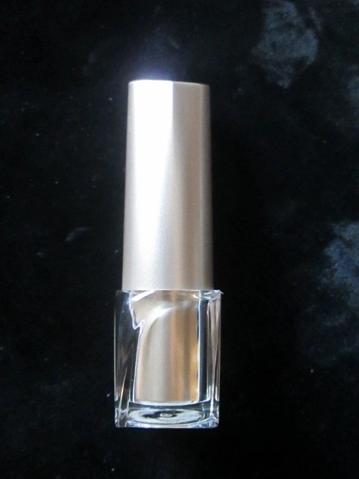 Nuevo NUEVO SIN ETIQUETAS RARO ~~Yves Rocher Couleurs Nature lápiz labial Rose Glac'e tamaño completo Foto 1 de 2