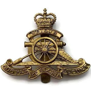 Queens Crown Royal Canadian Artillery Regiment of Canada Cap Badge - Picture 1 of 3