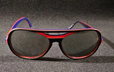 GAFAS DE SOL VINTAGE CON LENTES ESPEJADAS RAY BAN EE. UU. B&L - MARCOS ROJOS NEGROS AZULES Foto 1 de 4