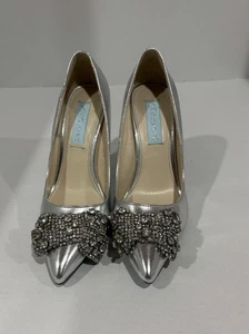 Betsey Johnson Women’s Gown Metallic Rhinestone Crystal Heels Pump New Size 6.5 - Picture 1 of 10