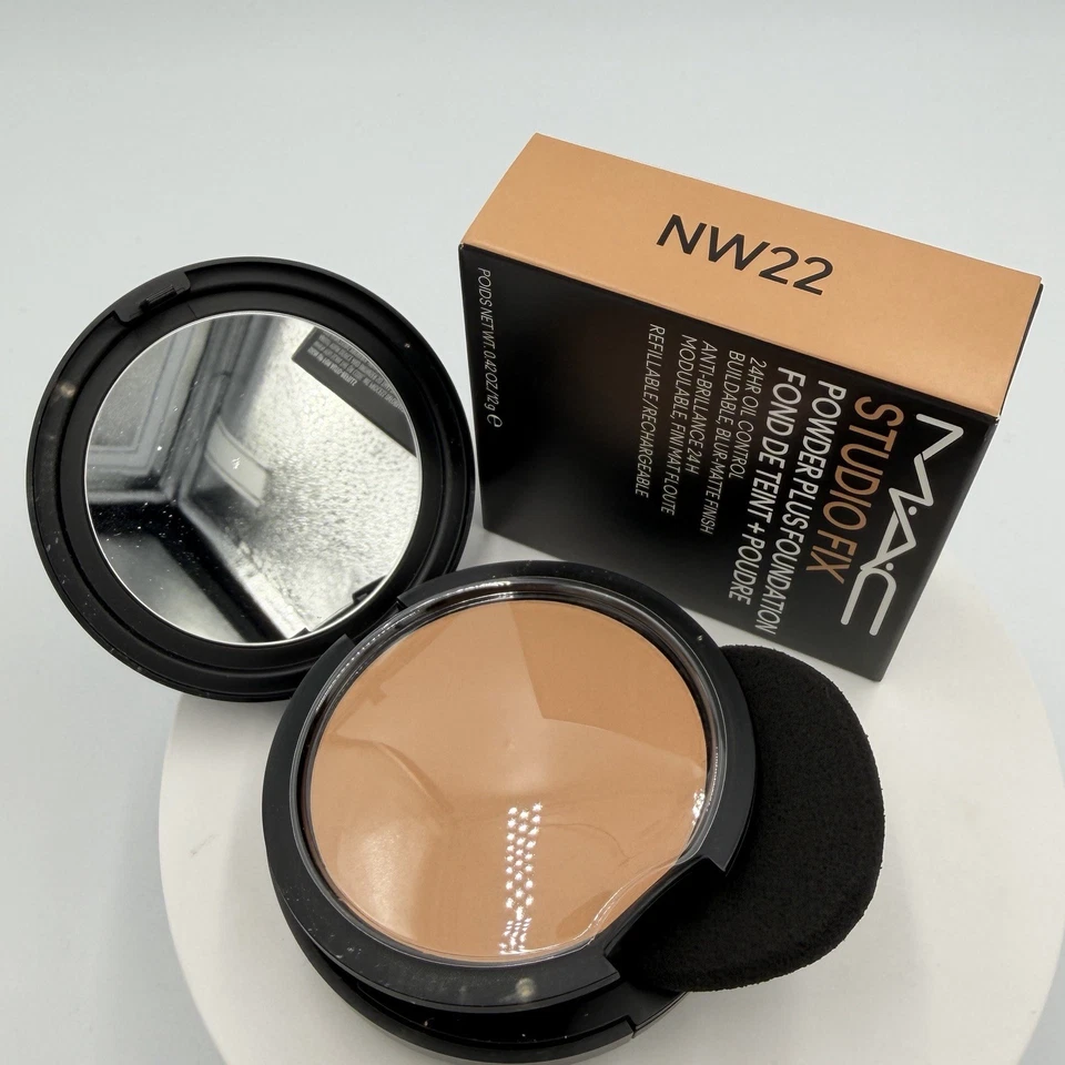 Mac NW22 Foundation Stick Studio Fix 24 Hour