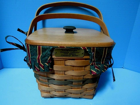 VTG.1995 CHRISTMAS LONGABERGER  BASKET~LINEN & PLASTIC LINER & DOUBLE HANDLES Cover