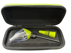 Kaninchen wirbelnder Wein Belüfter und Stopper Reißverschluss Eva Etui Metrokane olivgrün - Bild 1 von 5