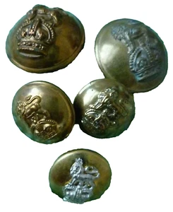 Royal 1st Devonshire Yeomanry Knöpfe 4 KC & 1 QC 5 Stück Messing Antik & Vintage - Bild 1 von 5