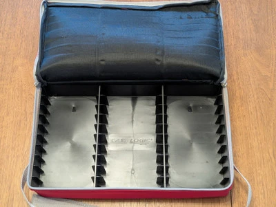 Vintage Case Logic 30 Cassette Tape Storage Holder Padded Travel Carrying Handle - Image 1 of 4