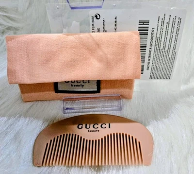 NUEVO Gucci Regalo de Belleza con Peine de Compra y Bolsa Rosa Forrada Floral Foto 1 de 2
