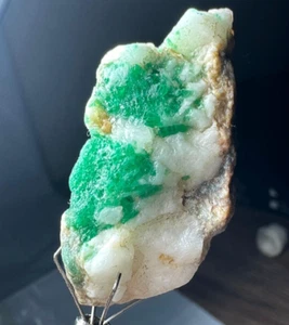 82.15g Emerald Beautifull Rare Crystals On Matrix Specimen From Swat pakistan - Picture 1 of 7