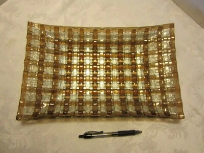 De colección. Bandeja artesanal de vidrio artístico fundido patrón tejido 14” W años 80 decorativa Foto 1 de 4