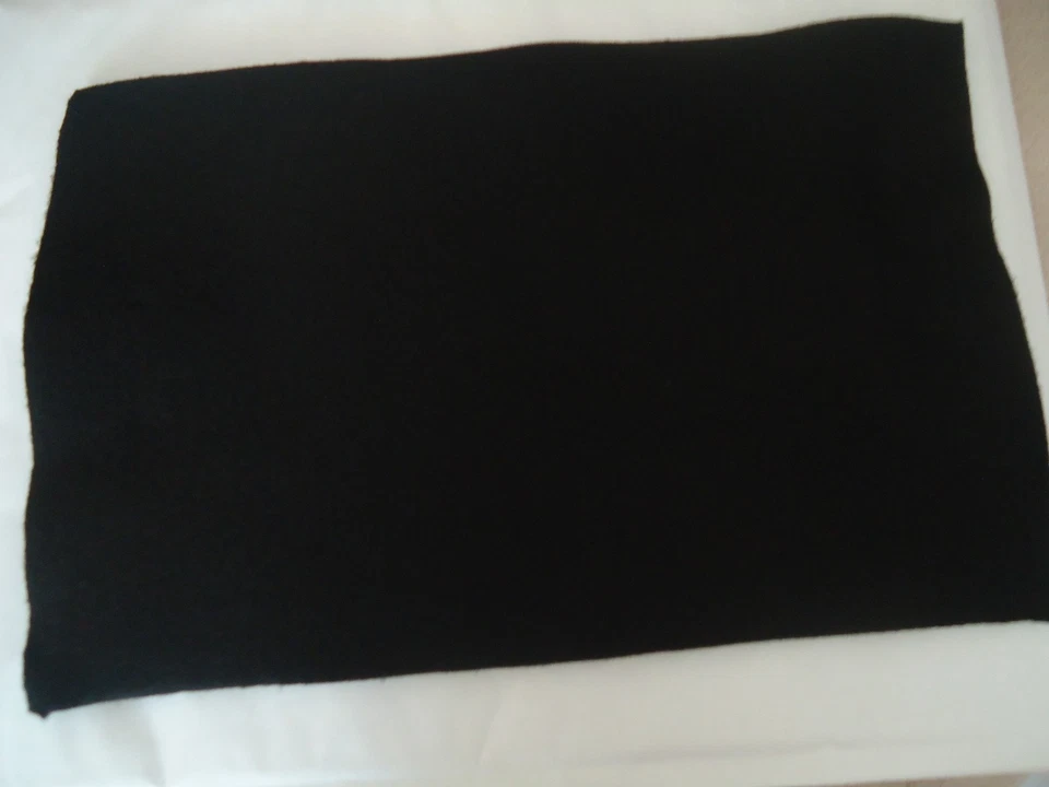 FEUTRINE - lot de 2 plaques de feutrines - dimensions 20 * 30 cm - NOIR - Photo 1/1