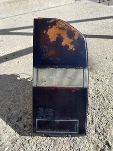 89-98 GEO TRACKER RIGHT PASSENGER REAR TAIL TAILLIGHT OEM With Screws With Bulbs - Picture 1 of 5