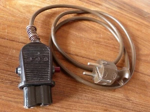 Heißgeräte Stecker mit Schaltfun, 250V 10A Flach- Gerätestecker - Bild 1 von 3
