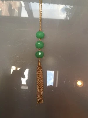 NUEVO SIN ETIQUETAS Deco Borla Verde Y Oro Declaración Collar Anthropologie Foto 1 de 4