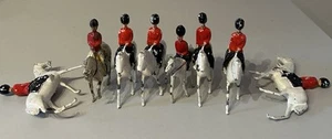 Britains or Similar Mounted Soldiers / Huntsmen X8  - Picture 1 of 5