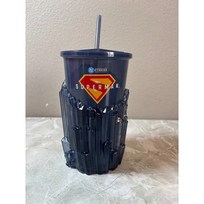 Superman Película 2025 Copa Fortaleza de la Soledad LISTO PARA ENVIAR Luces DC Studios Foto 1 de 4