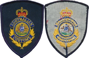 AUSTRALIAN CUSTOMS, écu, fond bleu, listel bleu foncé, en tissu (1518) - Imagen 1 de 1