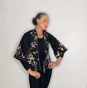 Chinese Antique Embroidered Silk Jacket 1920s Silk Jacket Display - Bild 1 von 10