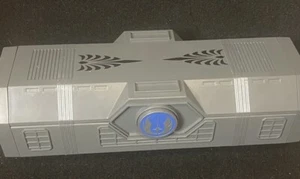 2022 Disney Star Wars Galaxy's Edge Plo Koon Legacy Lichtschwert Griff IN DER HAND - Bild 1 von 1