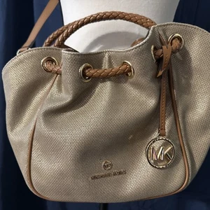 Michael Kors Woven Tan Purse With Leather Trim/Handles And Strap. - Picture 1 of 7