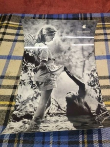 Apple "Think Different" 1998 Jane Goodall mit Schimpanse laminiertes Poster 11x17 - Bild 1 von 5