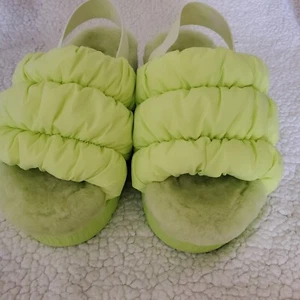UGG Oh Fluffita Pleated Womens Slipper Neon Green Size 8 - Picture 1 of 18